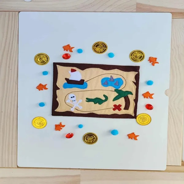 Carte pirate sensorielle en feutrine – chasse au trésor pour enfants