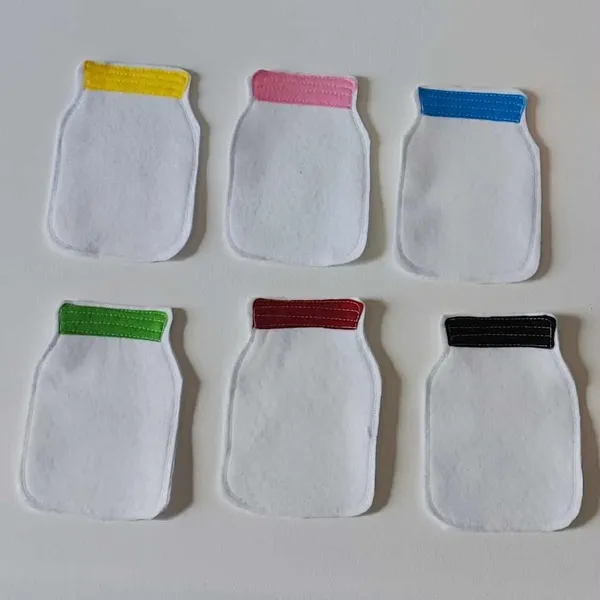 Pots en feutrine colorés pour activité éducative sur les émotions