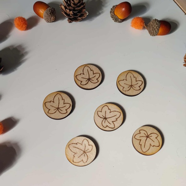 Jetons en bois gravés de feuilles d’automne pour activités sensorielles et jeux éducatifs Montessori
