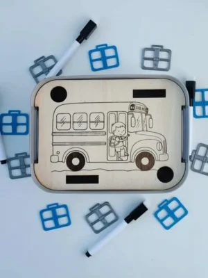Insert en bois bus scolaire Montessori avec accessoires éducatifs