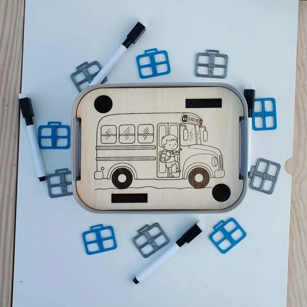 Insert en bois bus scolaire Montessori avec accessoires éducatifs