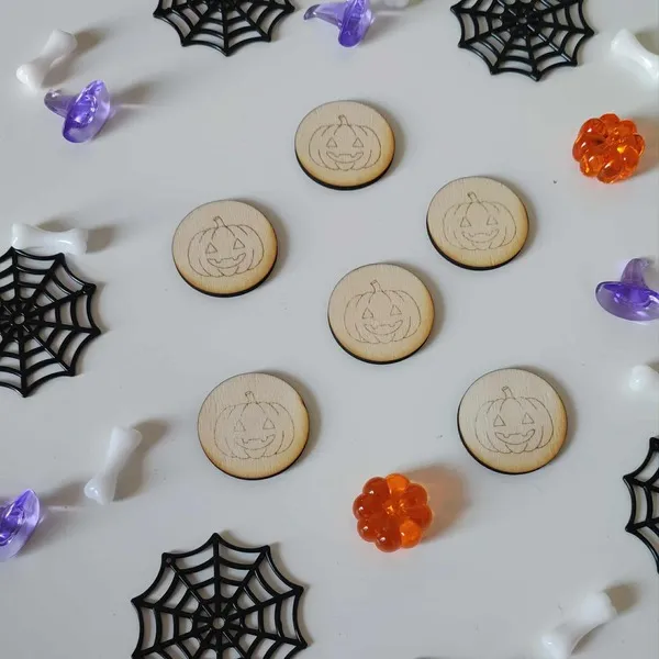 Jetons citrouilles en bois pour activités ludiques d’Halloween
