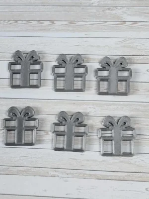 Cadeaux gris imprimés en 3D, formes creuses avec ruban et nœud, en PLA écologique pour décorations de Noël ou activités créatives