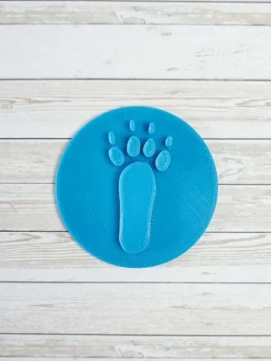 Empreinte d’ours bleue imprimée en 3D, forme ronde en PLA écologique pour activités sensorielles et apprentissage des traces d’animaux