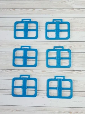 Accessoires bleus en plastique imprimés en 3D représentant des fenêtres, formes géométriques éducatives pour activités sensorielles et jeux de construction