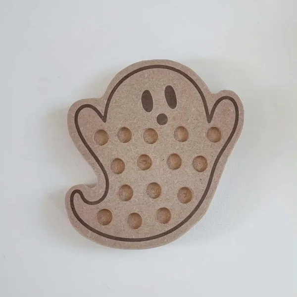 Support en bois en forme de fantôme percé pour activités d’éveil Halloween