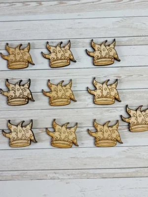 Petites couronnes en bois gravé ornées d’étoiles, jetons artisanaux pour activités créatives et jeux éducatifs