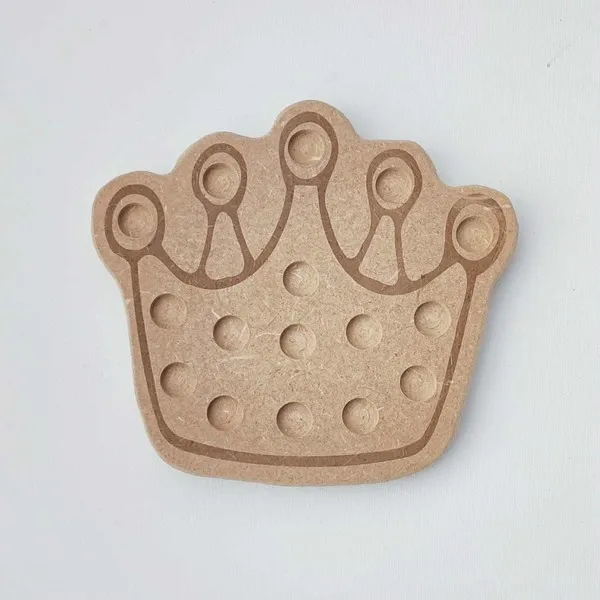 Plateau de motricité fine en bois en forme de couronne, support éducatif artisanal pour activités sur le thème de la galette des rois