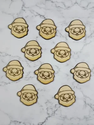 Lot de jetons en bois gravés représentant des visages de Père Noël, thème Noël