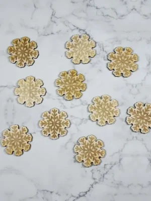 Lot de jetons en bois gravés en forme de flocons de neige, thème hiver