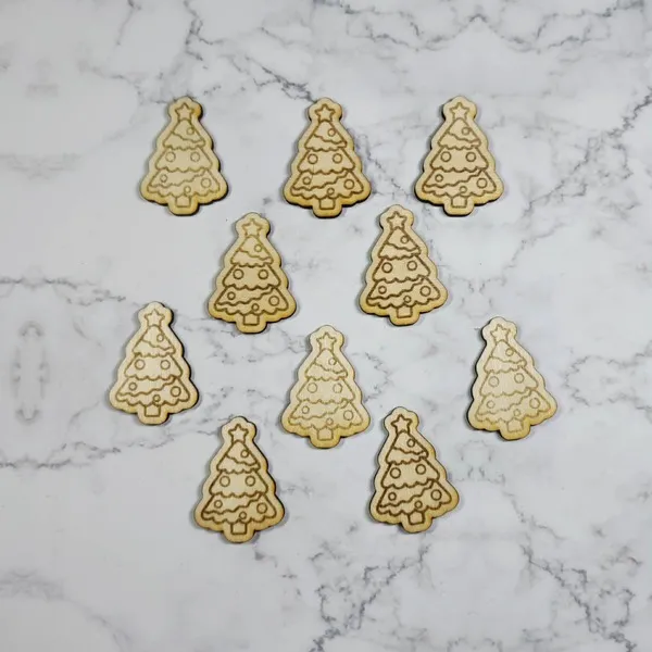 Lot de jetons en bois gravés en forme de sapins de Noël décorés, accessoires pédagogiques thème Noël