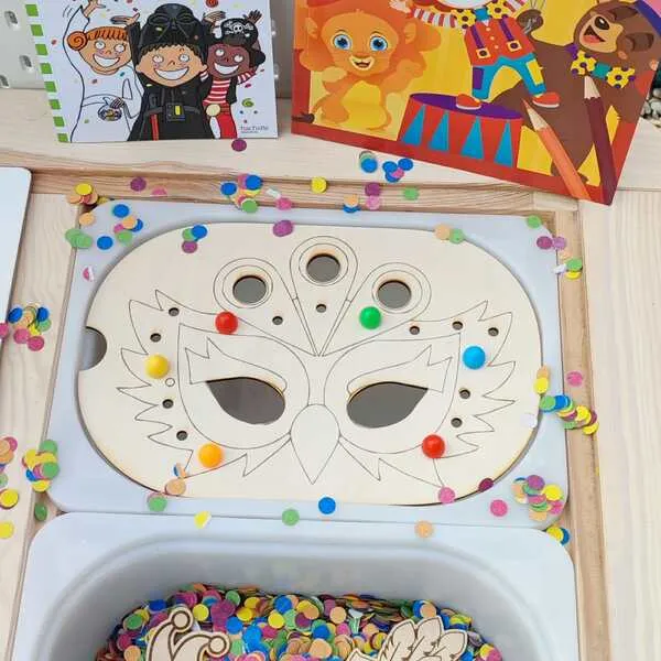 Masque de carnaval en bois pour enfant avec perles colorées et confettis, activité de motricité fine