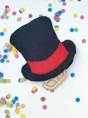 Chapeau de magicien en feutrine noire avec bande rouge pour jeu sensoriel enfant