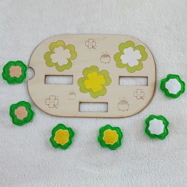 Insert fleurs en bois Saint Patrick avec pièces en feutrine à trier activité éducative enfant.
