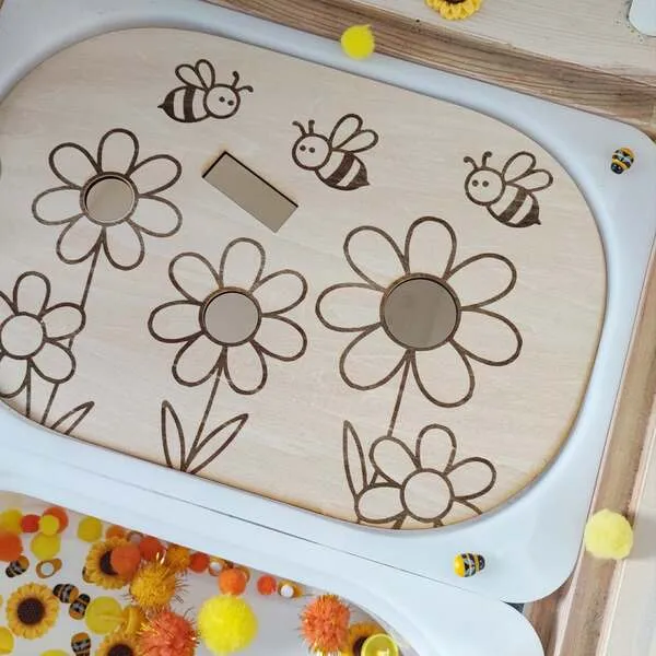 Plateau fleurs abeilles bois avec emplacements ronds à compléter