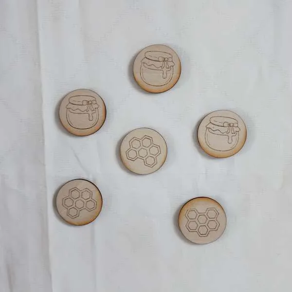 Lot de jetons bois abeille avec miel et alvéoles