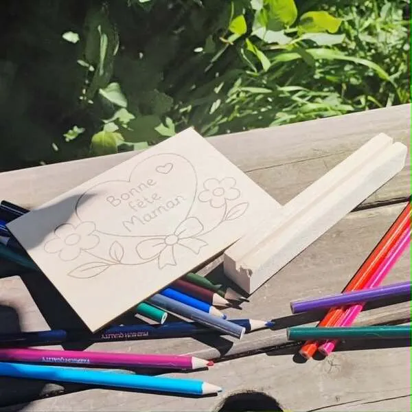 Mini cadre bois Bonne fête maman à colorier avec crayons activité enfant