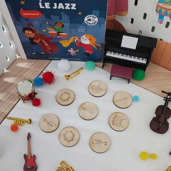 Jetons instruments de musique en bois pour activités sensorielles et éducatives