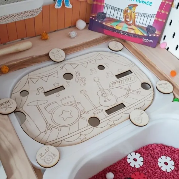 Insert Trofast thème musique avec scène de concert et jetons instruments en bois