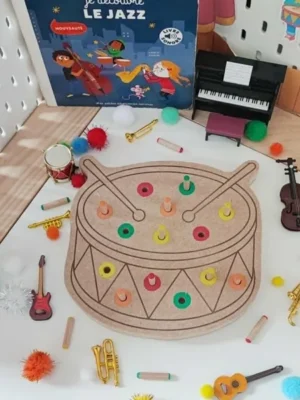 Plateau pic tambour musical en bois avec pions colorés thème musique