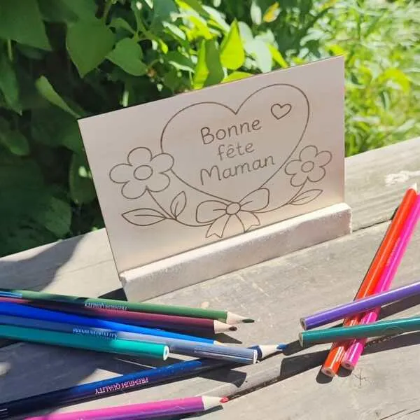 Mini cadre bois Bonne fête maman à colorier activité enfant crayons extérieur