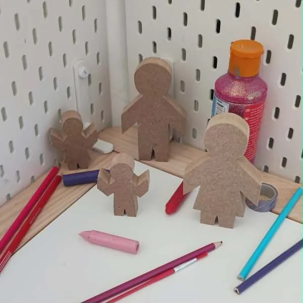 Personnages famille en bois brut à décorer activité enfant