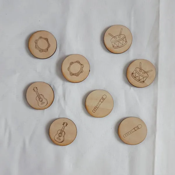 Lot de jetons en bois gravés avec instruments de musique pour activités éducatives