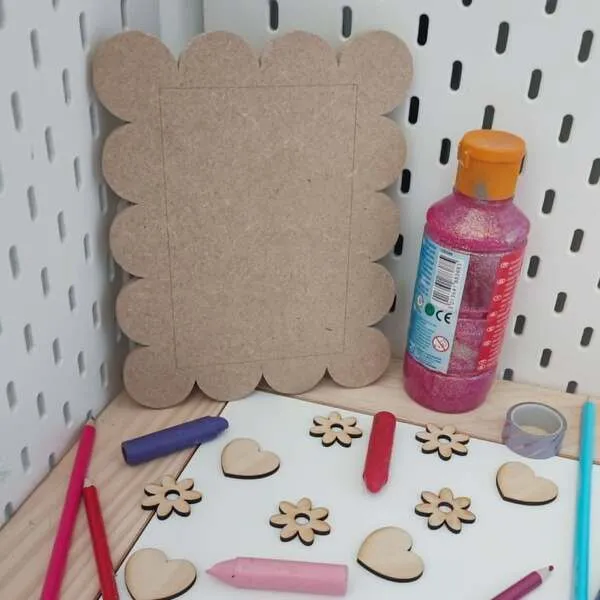 Cadre bois à décorer fleurs cœur activité enfant matériel créatif
