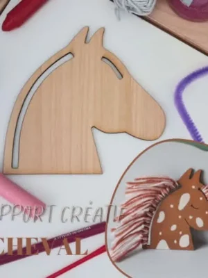 Support créatif cheval bois à lacer avec laine activité enfant