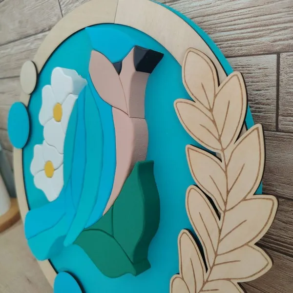 Cadre décoratif en bois – oiseau bleu et fleurs en relief