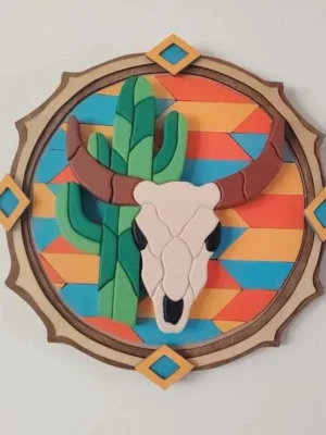 Tableau western en bois avec crâne de taureau et cactus en relief
